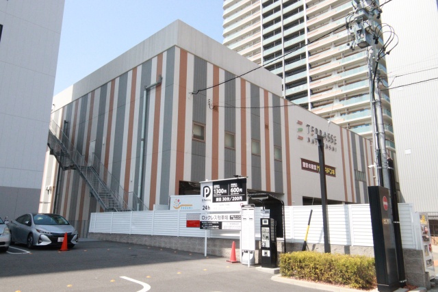 スーパー　MEGAドン・キホーテUNY 納屋橋店（スーパー）まで216m