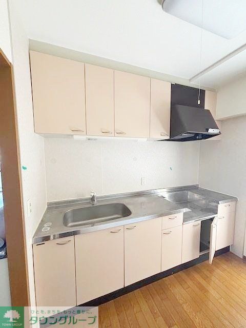 キッチン　玄関