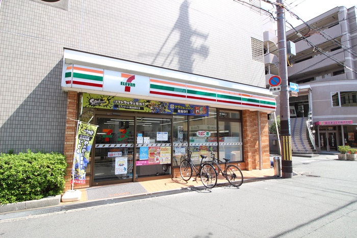 コンビニ　セブンイレブン（コンビニ）まで800m