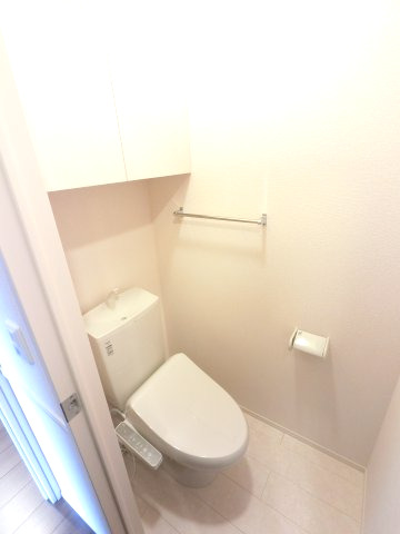 トイレ　※同タイプ写真になります