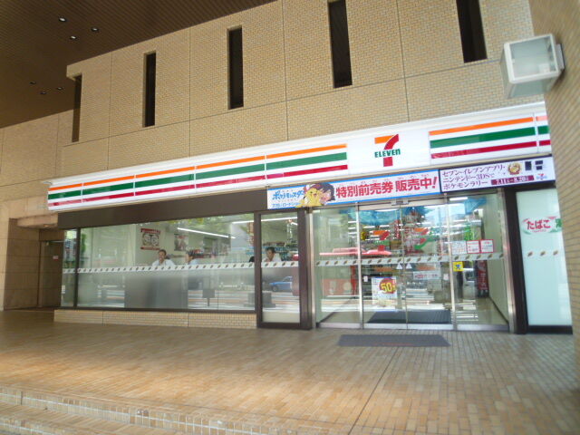 コンビニ　セブンイレブン浜松鍛冶町店（コンビニ）まで302m