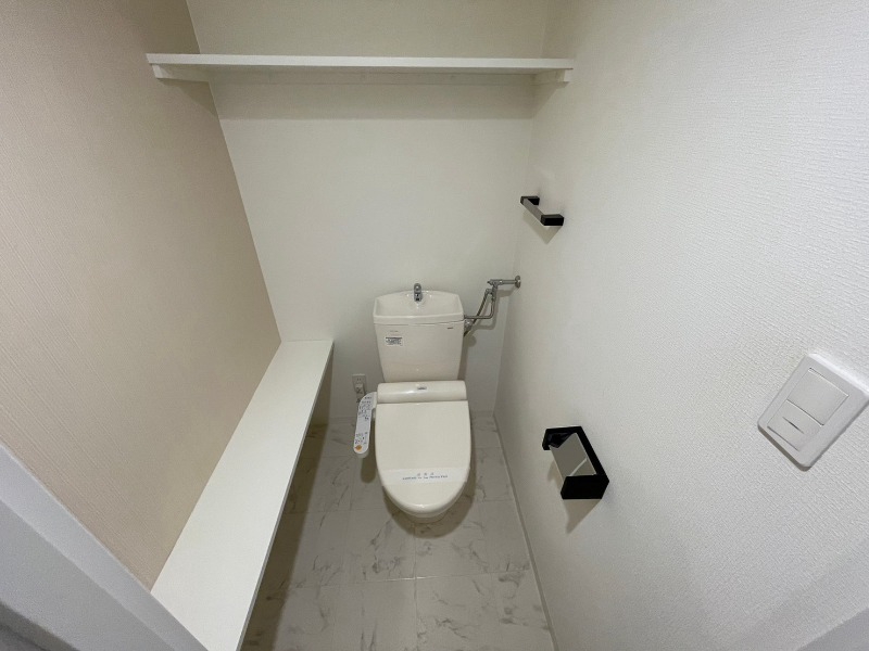 トイレ　こちらはトイレです。清潔感があり、安心して使用できます。