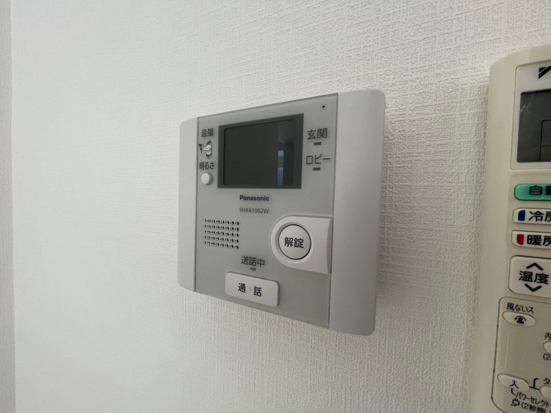 セキュリティ　ＴＶモニター付インターホンです。来客者の顔が見えるので安心！