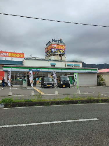 コンビニ　ファミリーマート 東大阪横小路店（コンビニ）まで1089m