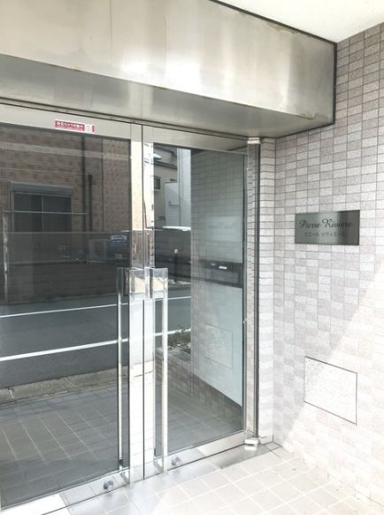 エントランス　弊社は都内全域の物件をご紹介可能です！