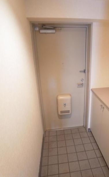 玄関　弊社は都内全域の物件をご紹介可能です！