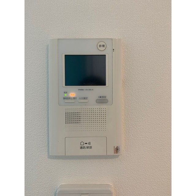 玄関　■モニタ付インターホン■シューズクローゼット■ダウンライト