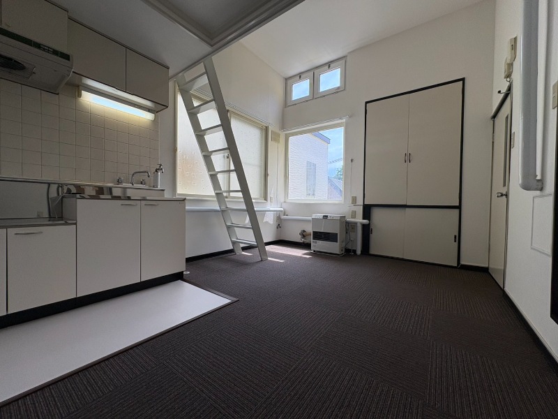 居室・リビング　広くてキレイなお部屋が広がっていて、充実した生活が送れそう。
