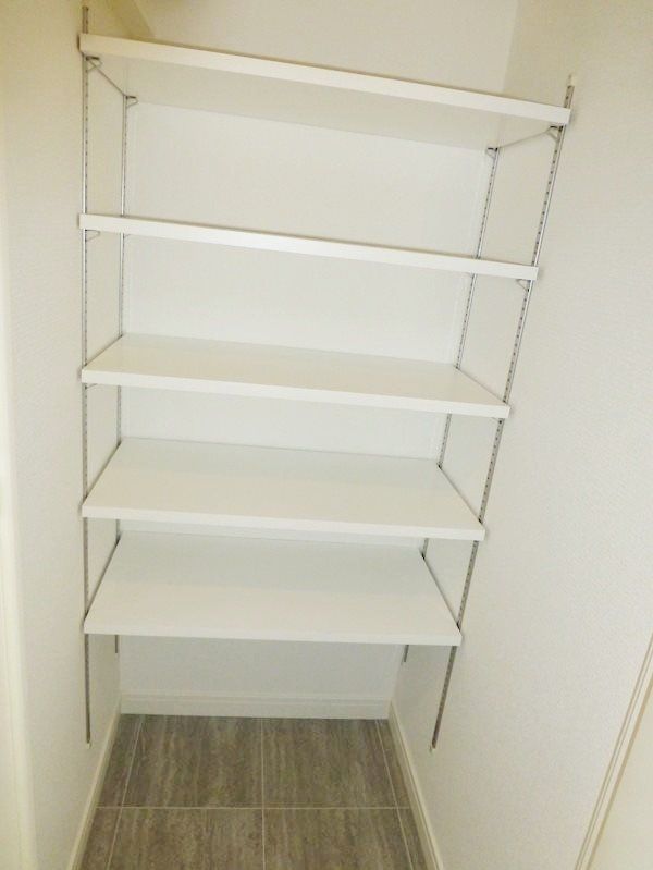 玄関　同タイプの別のお部屋です。