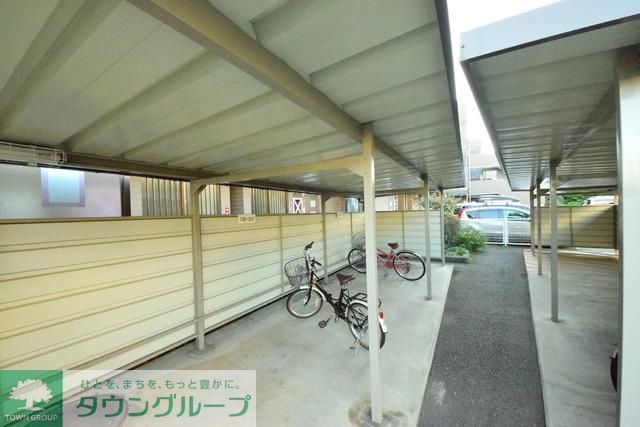 その他共有部分　★駐輪場も屋根つきであります★