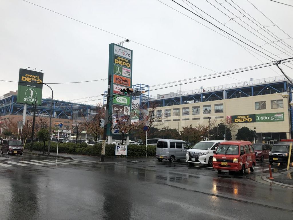 ショッピングセンター　SHOPS（ショッピングセンター）まで1220m