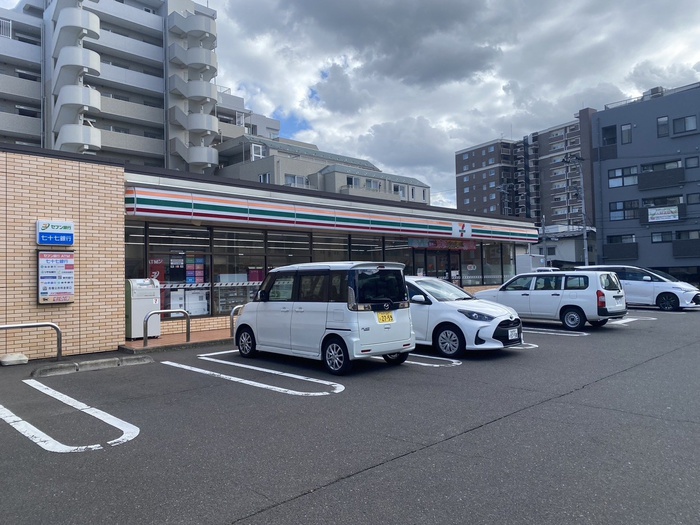 コンビニ　セブンイレブン長町７丁目店（コンビニ）まで400m