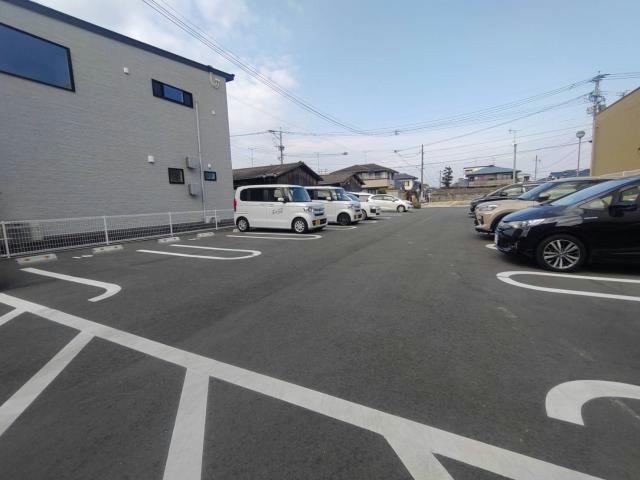 駐車場　駐車場
