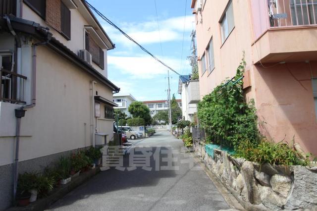 コンビニ　ファミリーマート　豊中若竹町（コンビニ）まで399m