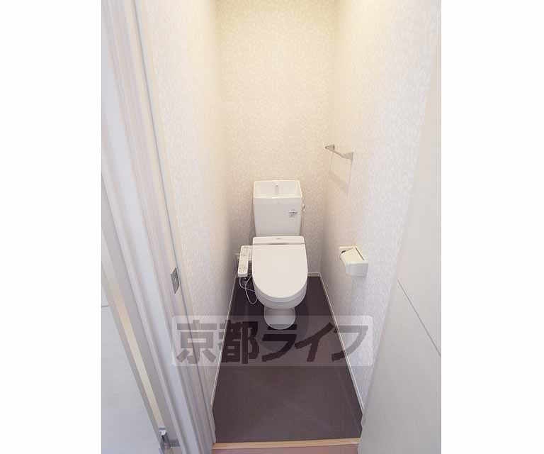 トイレ　温水洗浄便座付きで快適なトイレライフを！