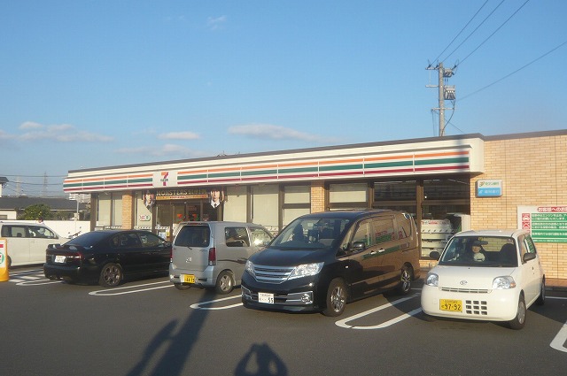 コンビニ　セブンイレブン小倉東篠崎2丁目店（コンビニ）まで230m