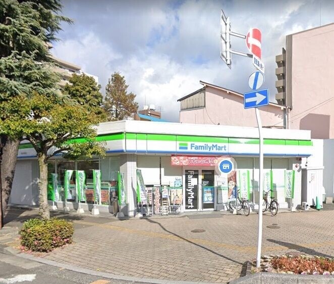 コンビニ　ファミリーマート　岡山中央町店（コンビニ）まで189m