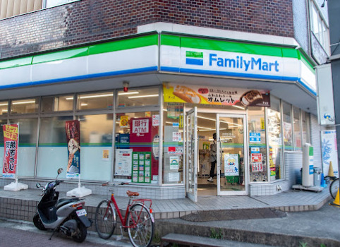 コンビニ　ファミリー、アート　江東北砂５丁目店（コンビニ）まで141m