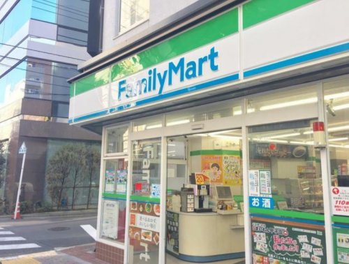 コンビニ　ファミリーマートお茶の水店（コンビニ）まで154m
