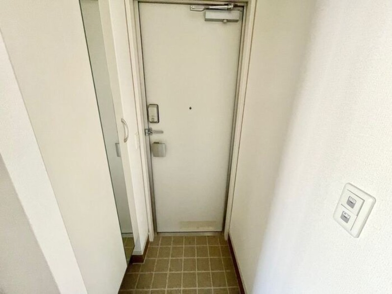 玄関　図面と現状に相違がある場合には現状を優先