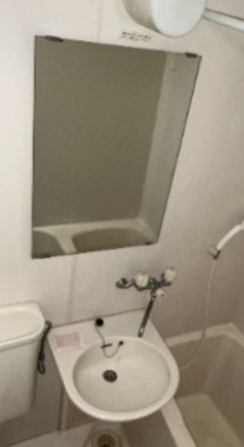 洗面設備　別部屋参考写真です