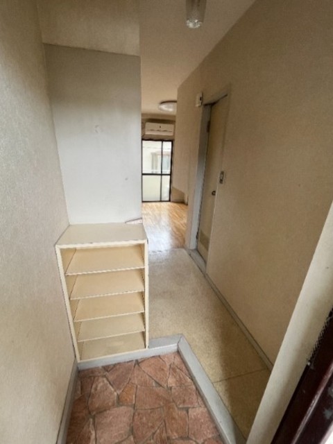 玄関　別部屋参考写真です。