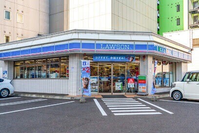 コンビニ　ローソン札幌南6条西七丁目店（コンビニ）まで528m