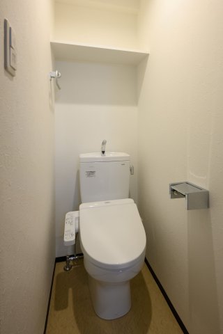 トイレ　綺麗なトイレにはウォシュレット標準装備です。