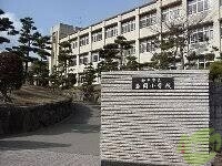 中学校　神戸市立岩岡中学校（中学校）まで4684m