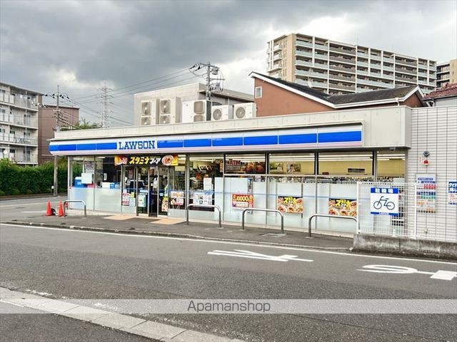 コンビニ　ローソン上鶴間本町五丁目店（コンビニ）まで582m