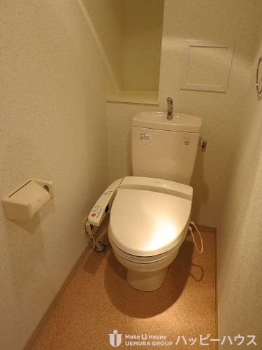 トイレ　退去前の部屋の為、現状優先となります。