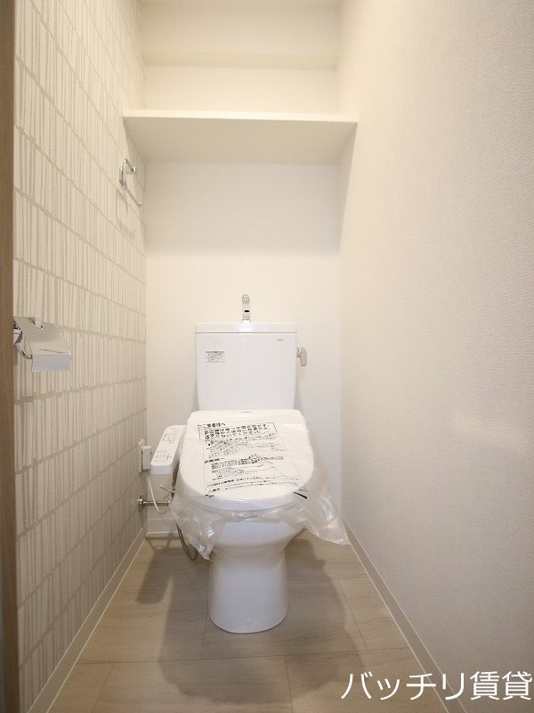 トイレ　※室内写真等は同型タイプの参考写真の為、現状優先となります。