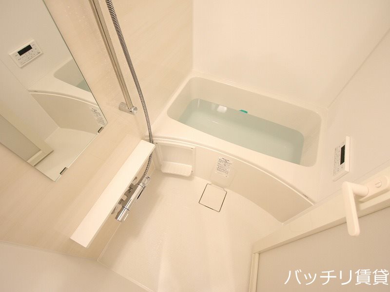 バス・シャワールーム　※室内写真等は同型タイプの参考写真の為、現状優先となります。