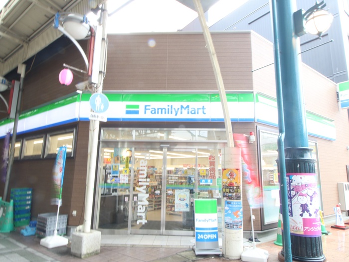 コンビニ　ファミリーマート横川駅前店（コンビニ）まで160m