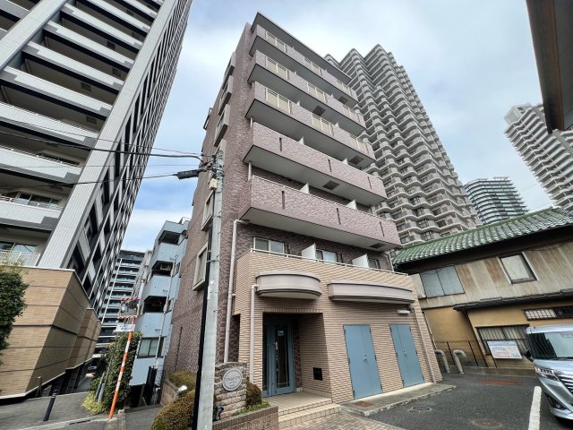 建物外観　オートロック付のタイル張りマンション！
