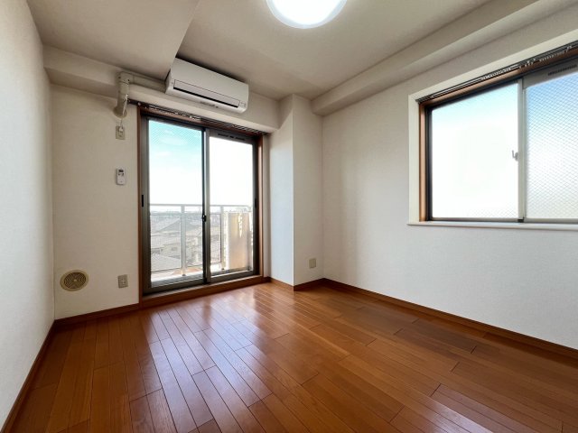 居室・リビング　同マンションの同じタイプの引用写真です（現況優先）