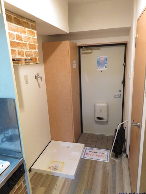 玄関　同物件別部屋。