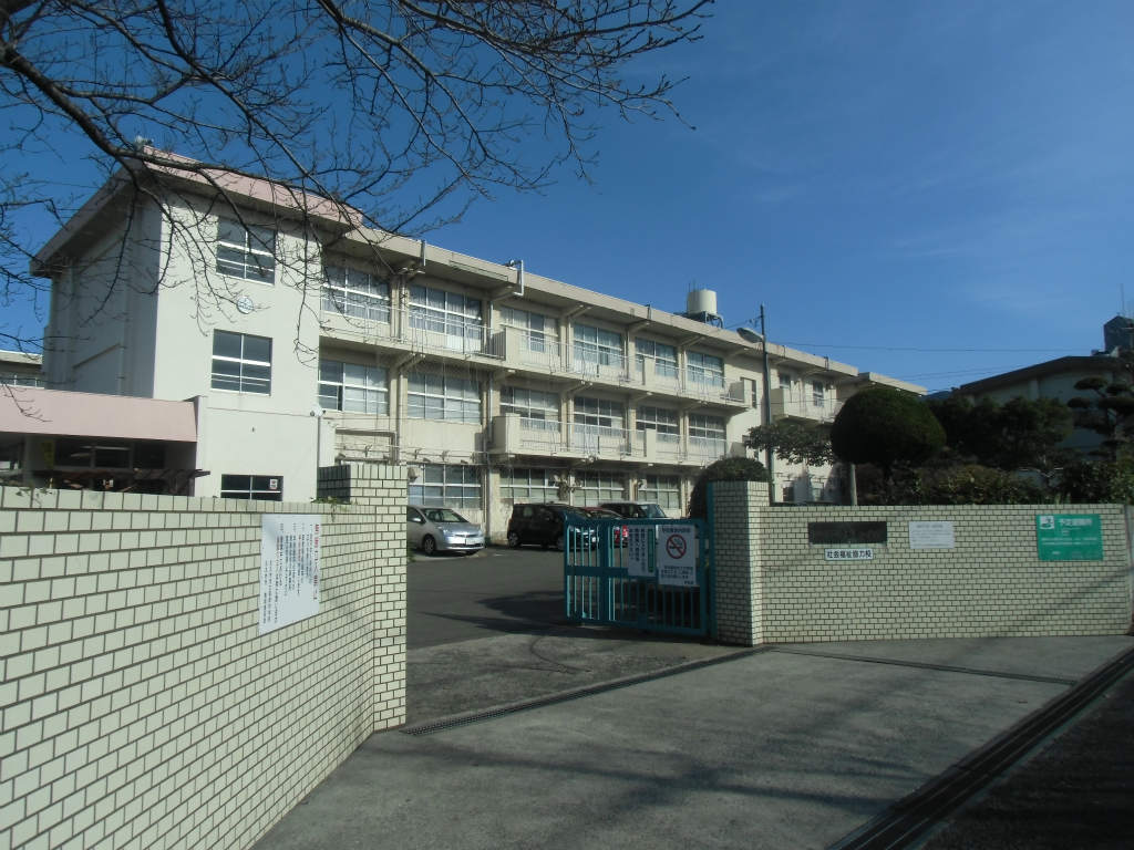 中学校　【北九州市立城南中学校】（中学校）まで509m