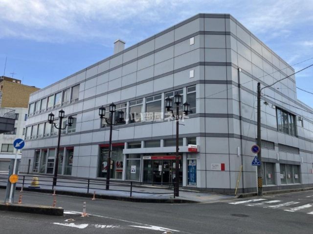 銀行　三菱UFJ銀行安城支店（銀行）まで684m