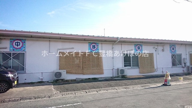 幼稚園・保育園　中部保育園（幼稚園・保育園）まで596m