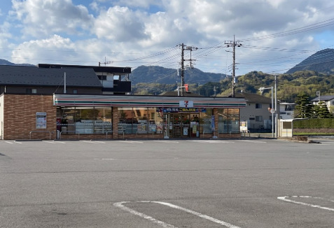 コンビニ　セブンイレブン伊豆の国市古奈店（コンビニ）まで396m