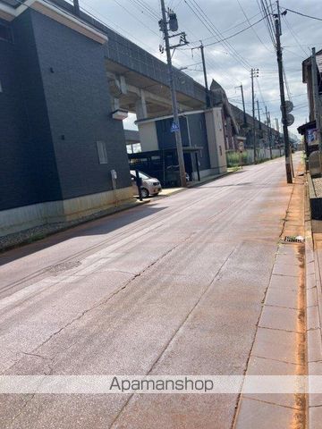 その他　前面道路（その他）まで0m