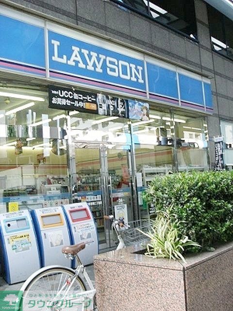 コンビニ　ローソン中野本町1丁目店（コンビニ）まで667m