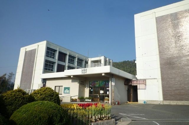中学校　白木中学校（中学校）まで4300m