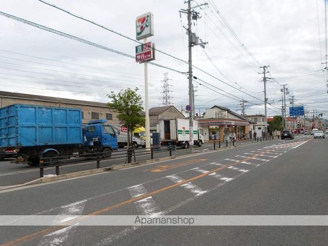 コンビニ　セブンイレブン（コンビニ）まで441m