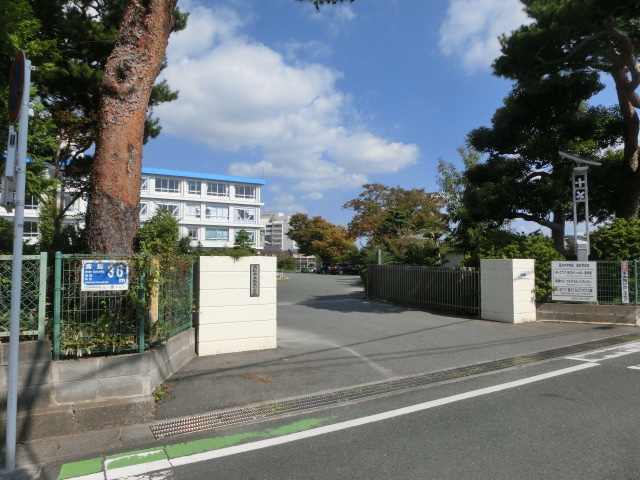 小学校　浜松市立城北小学校（小学校）まで546m