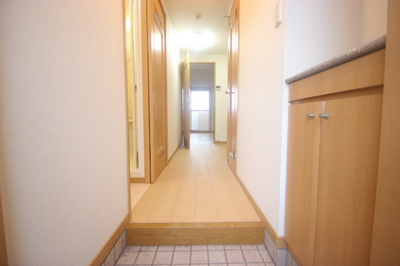 玄関　※別部屋の写真です