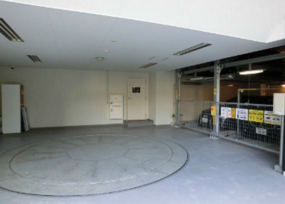 駐車場　駐車場