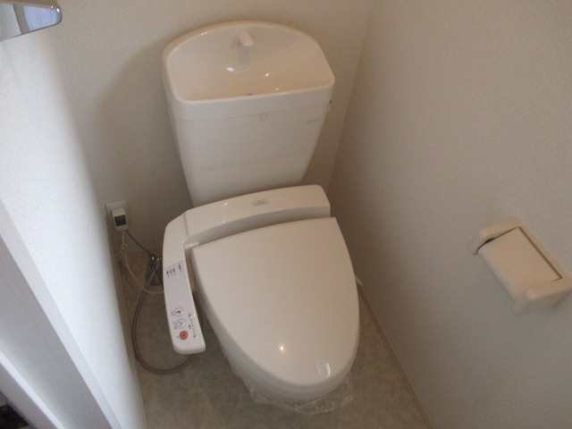 トイレ　ウォシュレット完備です