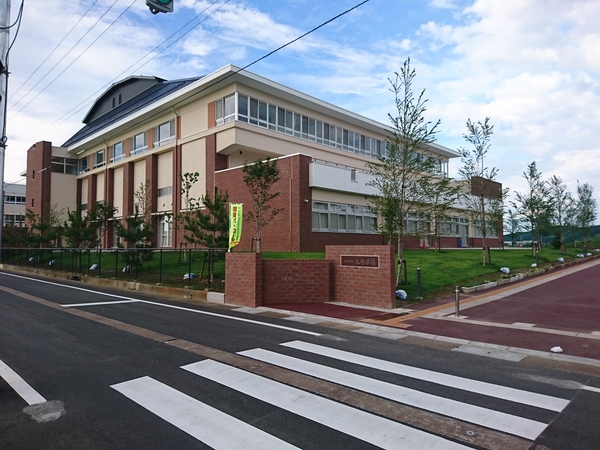 小学校　三条市立大崎学園（小学校）まで1562m